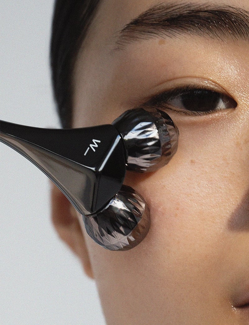 woods_ copenhagen - Contouring Facial Roller - gua sha & jade rollers - 1017 - clear - 4