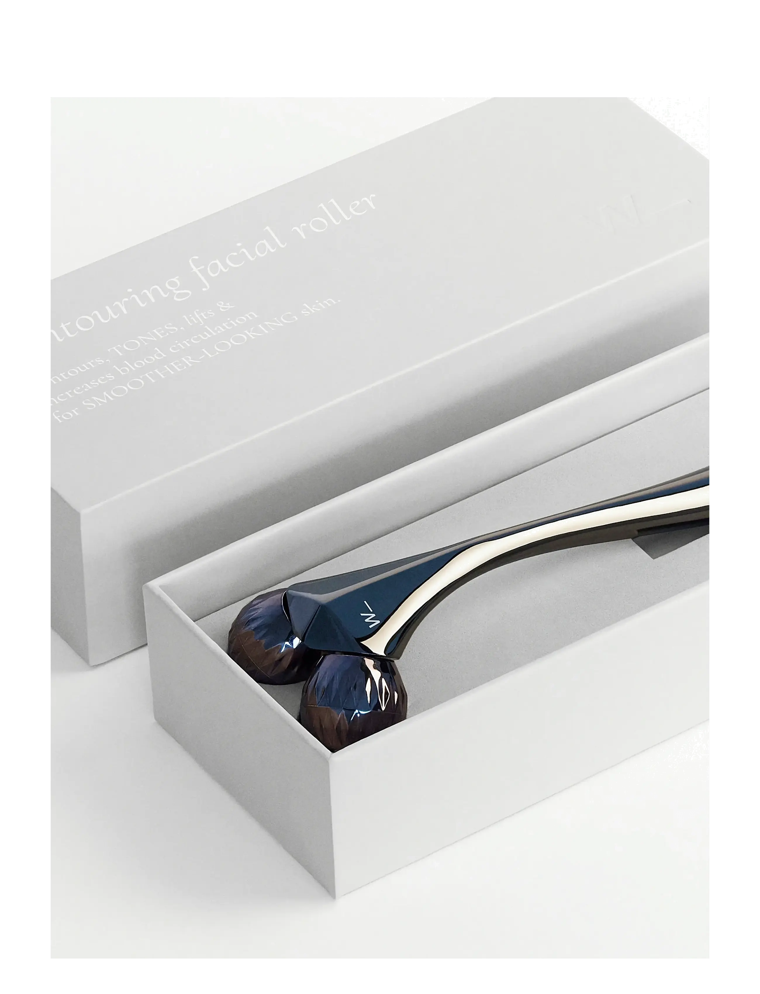 woods_ copenhagen - Contouring Facial Roller - gua sha & jade rollers - 1017 - clear - 3