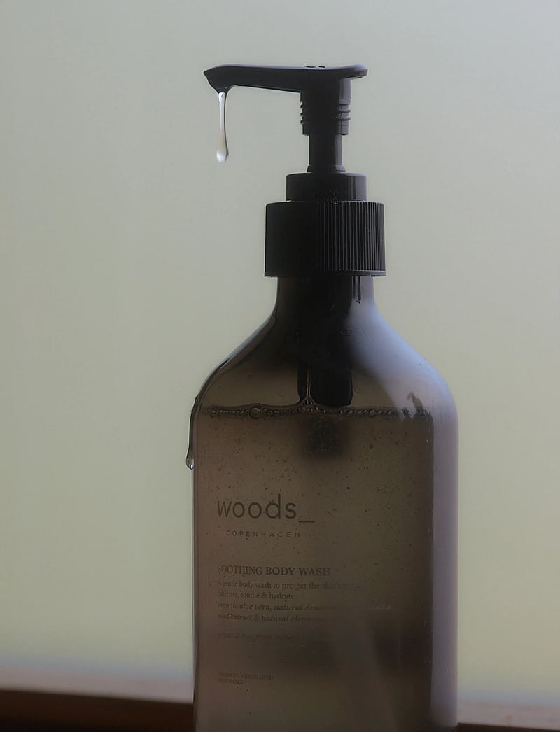 woods_ copenhagen - Soothing Body Wash - duschgel & duscholjor - 1017 - clear - 2