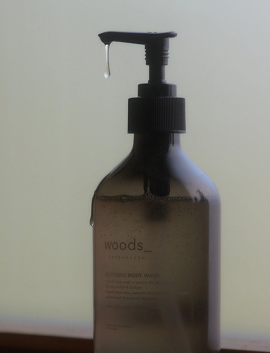 woods_ copenhagen - Soothing Body Wash - shower gel & bruseolier - 1017 - clear - 2