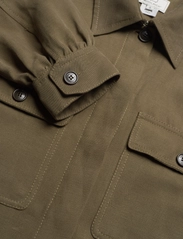 WOOLRICH - OUTDOOR OVERSHIRT - kobiety - army olive - 2