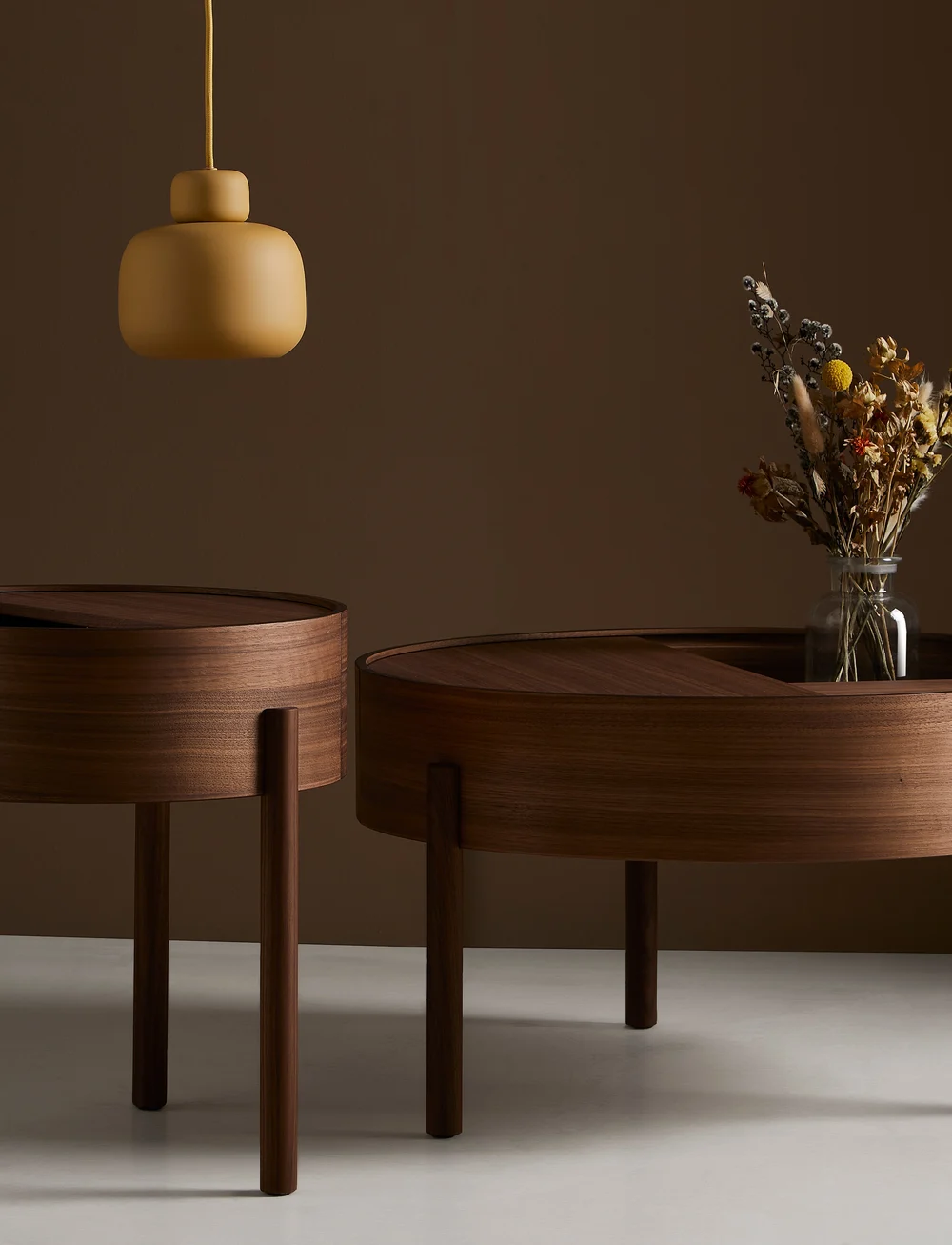 WOUD - Arc coffee table - couchtische - mat laquered walnut - 4