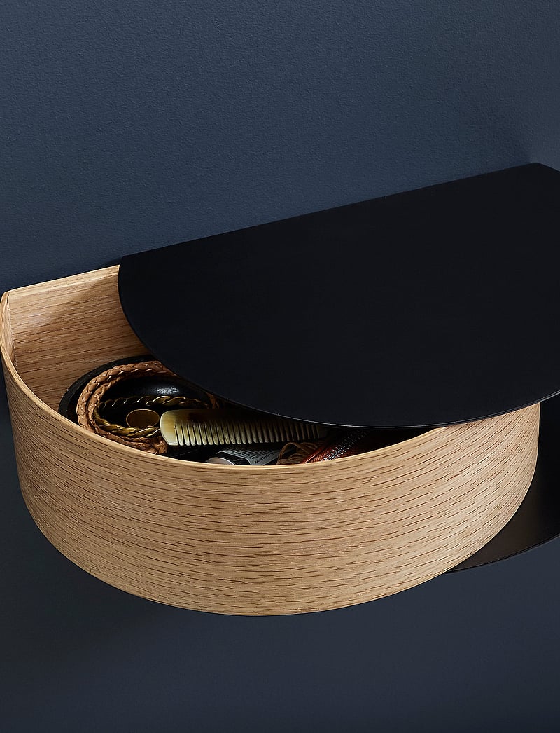 WOUD - Wallie wall drawer - regale und verwahrung - black painted metal with bended oak veneer drawer - 5