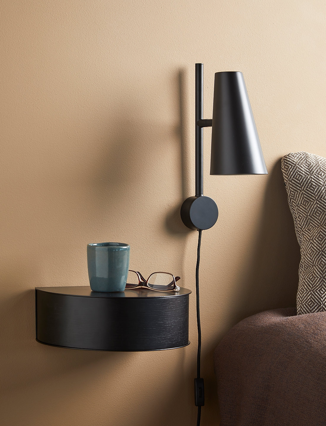 WOUD - Cono wall lamp - appliques murales - black painted metal - 3