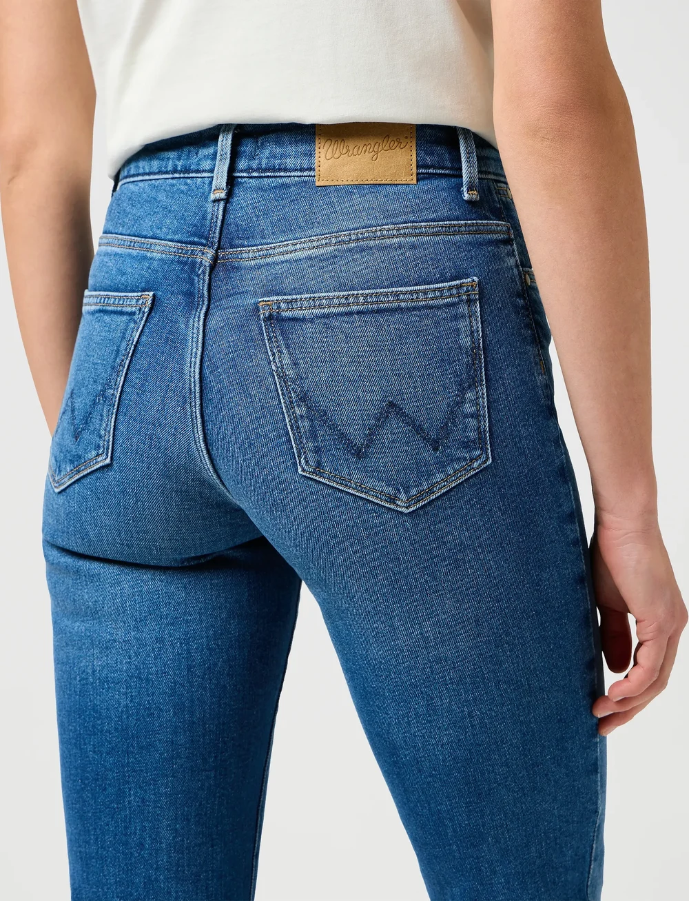 Wrangler - STRAIGHT - sirge säärega teksad - airblue - 4