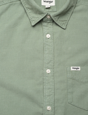 Wrangler - 1 POCKET SHIRT - corduroy overhemden - green milieu - 2
