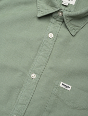Wrangler - 1 POCKET SHIRT - fløjlsskjorter - green milieu - 3
