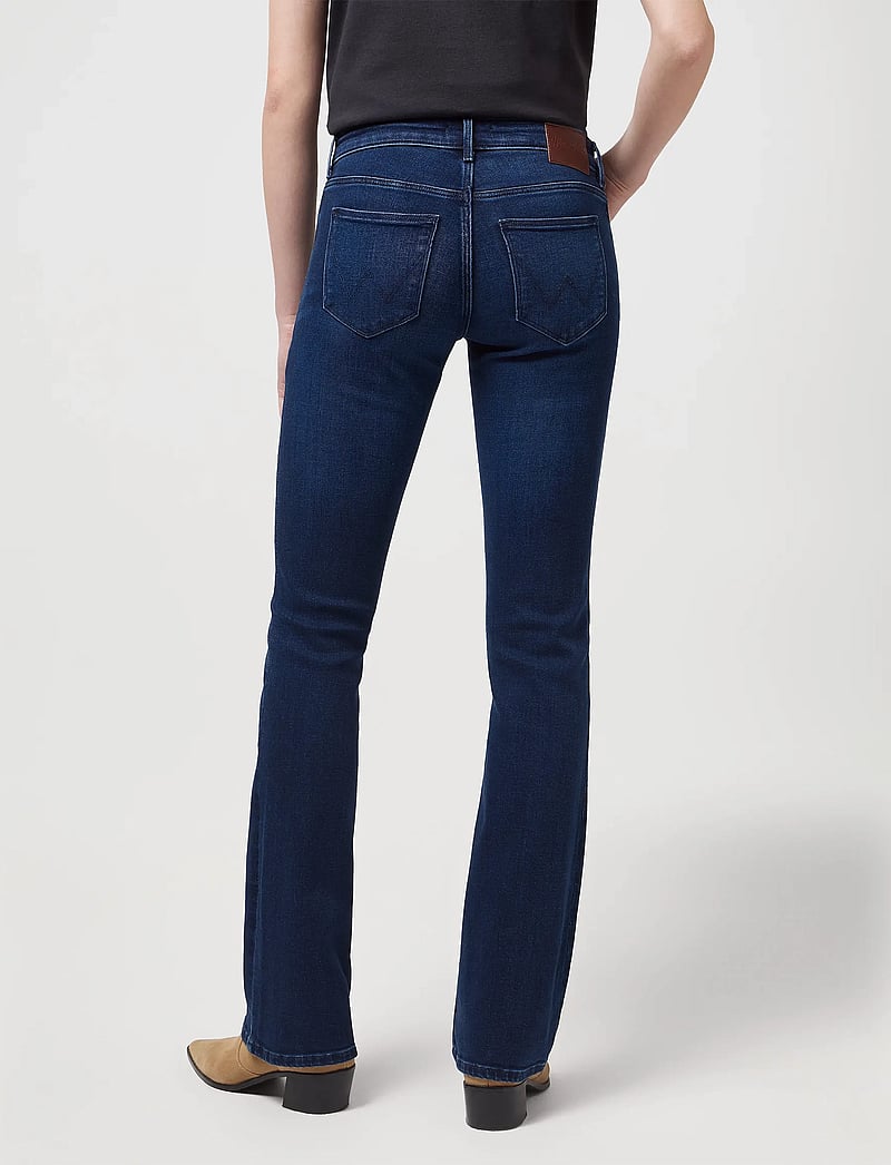 Wrangler - BOOTCUT - alt laienevad teksad - nightshade - 4
