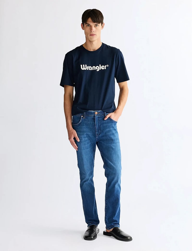Wrangler - LOGO TEE - kortärmade t-shirts - navy - 3