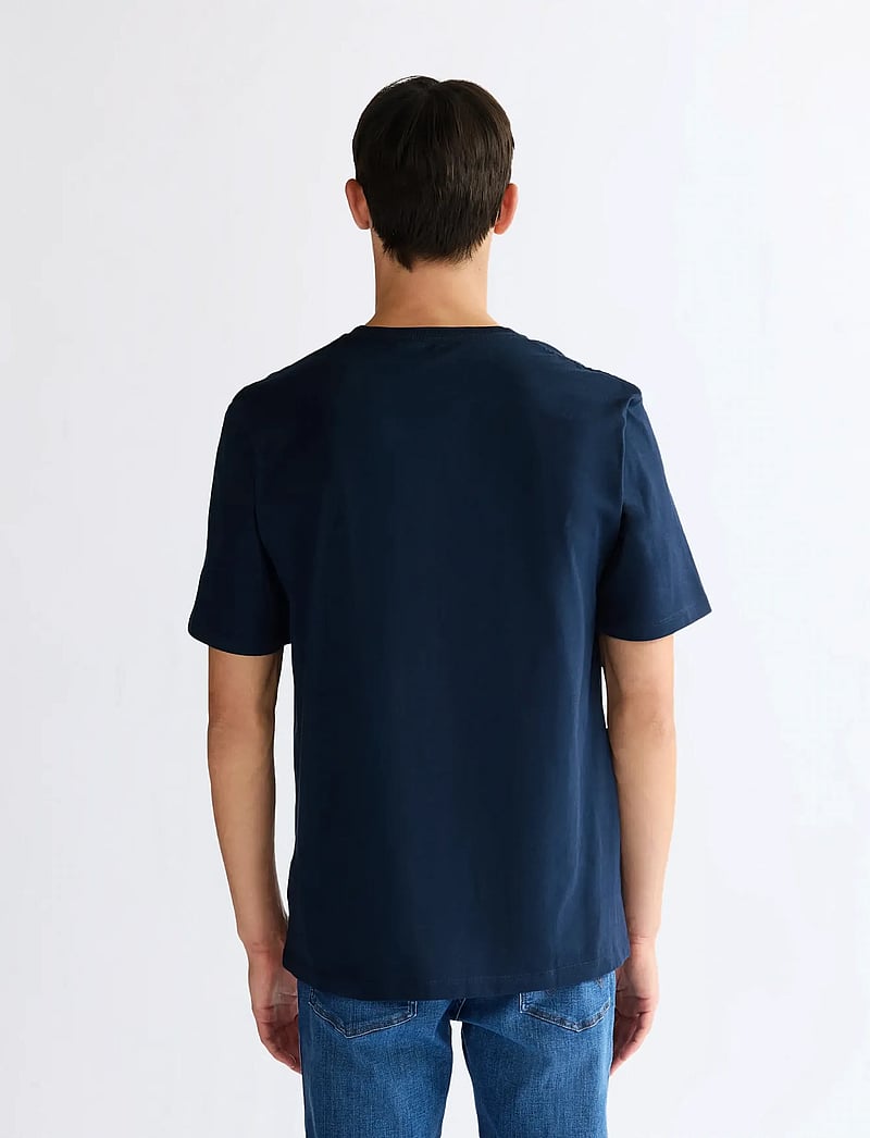 Wrangler - LOGO TEE - kortärmade t-shirts - navy - 4
