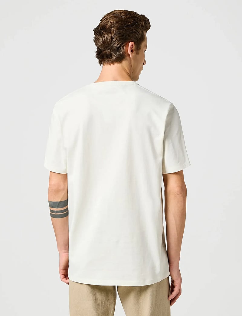 Wrangler - SIGN OFF TEE - kortärmade t-shirts - vintage white - 4