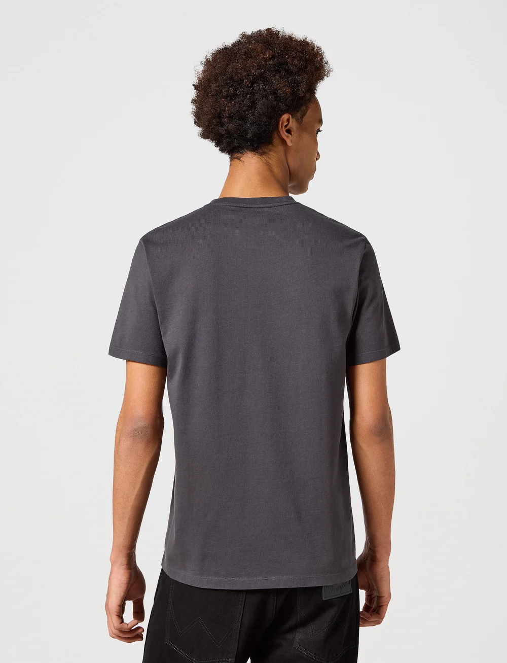 Wrangler - SIGN OFF TEE - kortærmede t-shirts - faded black - 4
