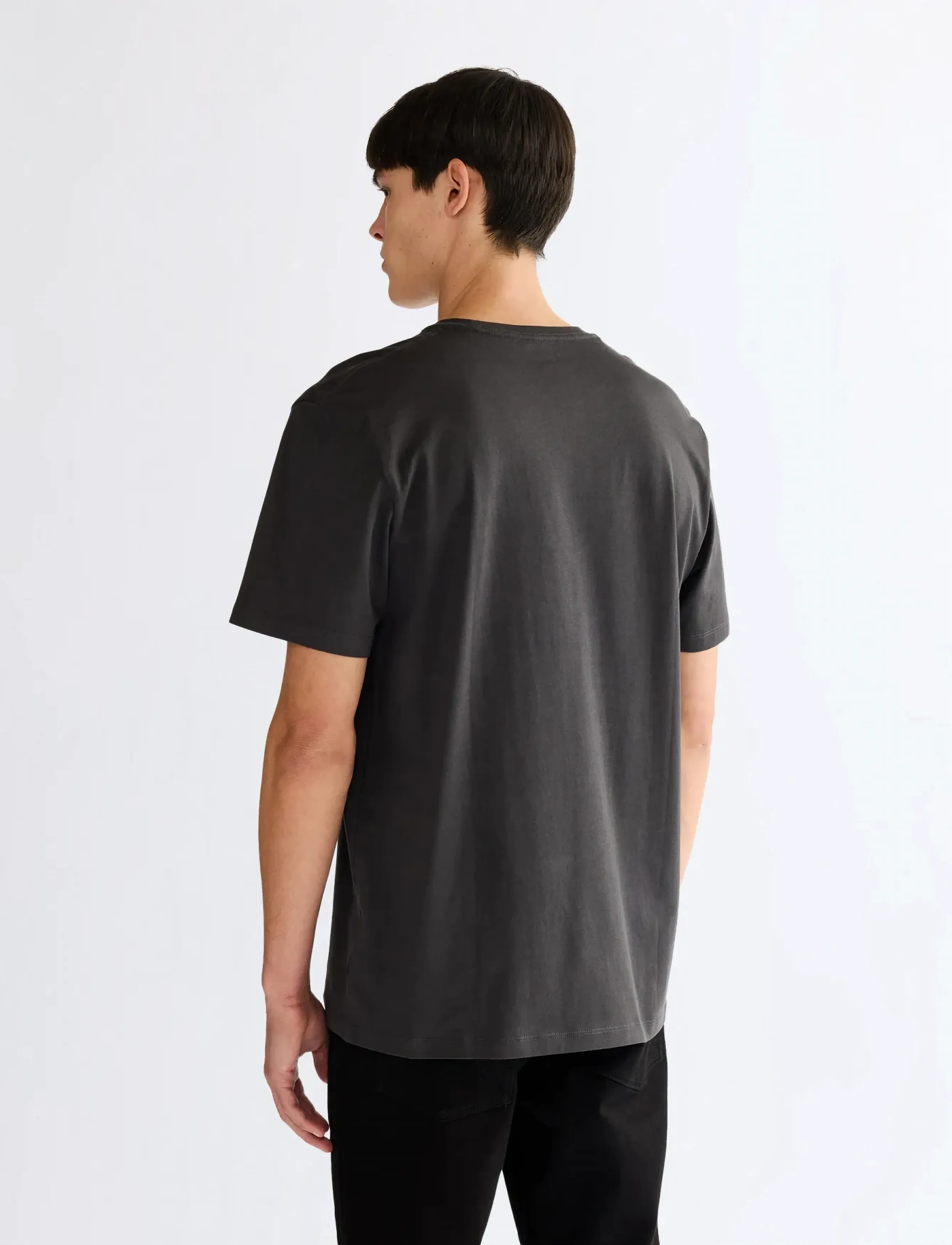 Wrangler - SIGN OFF TEE - kortärmade t-shirts - faded black - 4