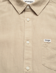 Wrangler - SS 1 PKT SHIRT - linen shirts - plaza taupe - 2