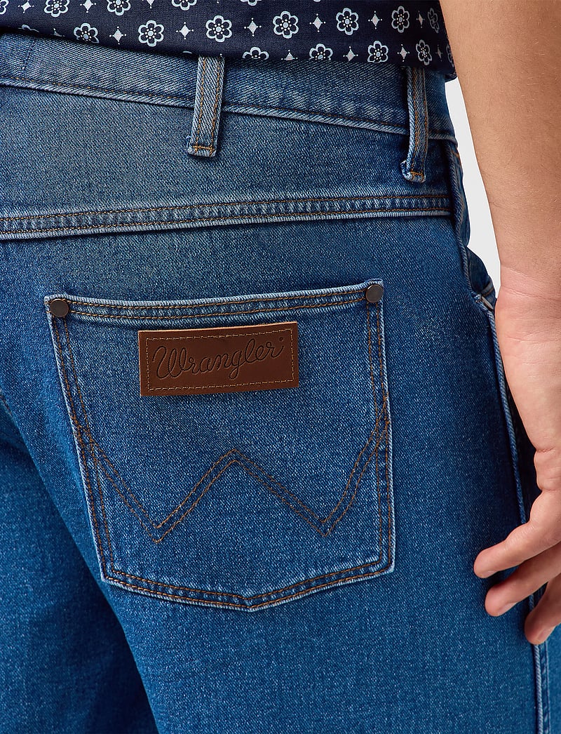 Wrangler - Frontier Short - jorts - dark stone - 5