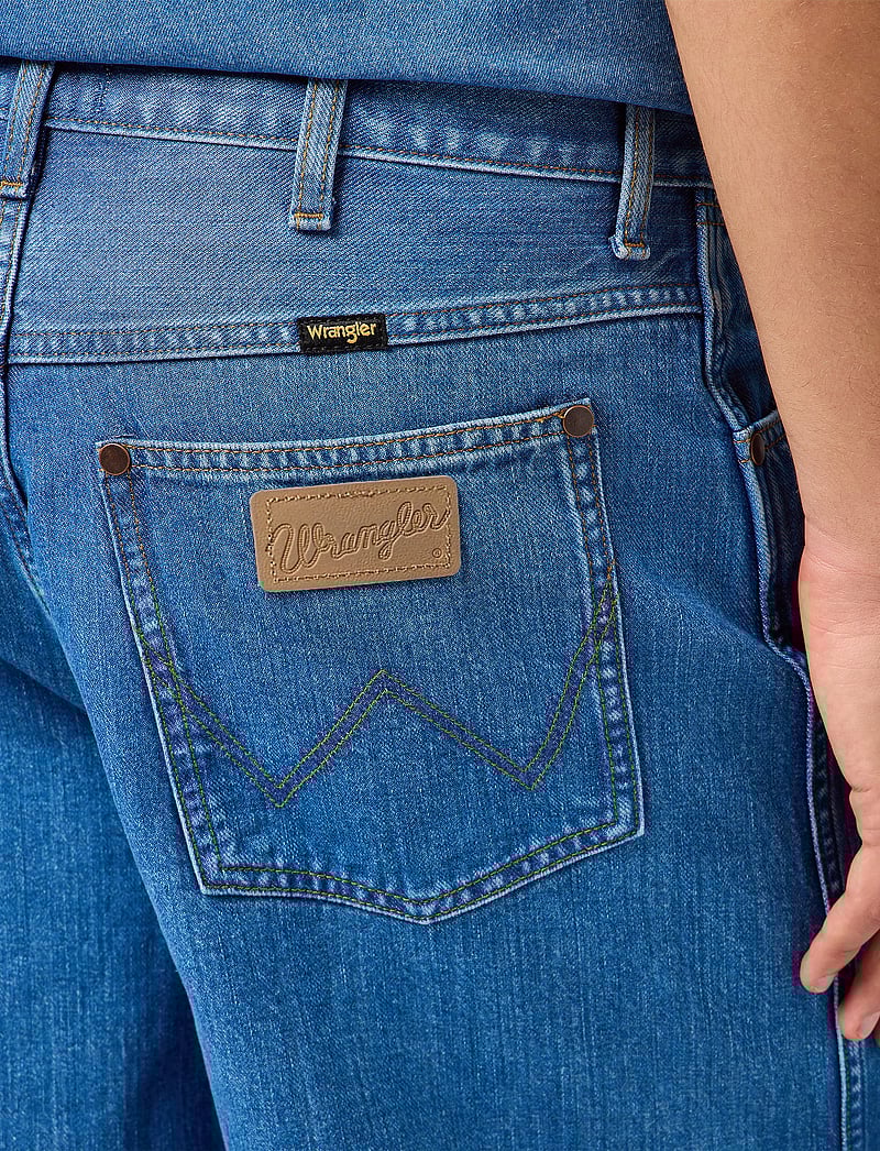 Wrangler - Jort Shorts - lühikesed teksapüksid - mid stone - 5