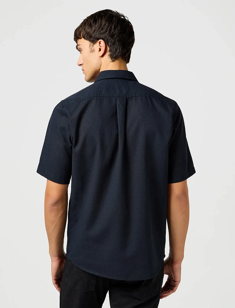 Wrangler - SS 1 PKT SHIRT - kurzarmhemden - black - 3