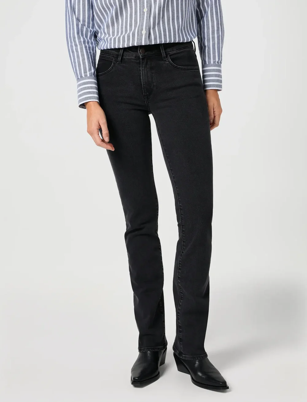 Wrangler - BOOTCUT - alt laienevad teksad - sultry blackout - 0