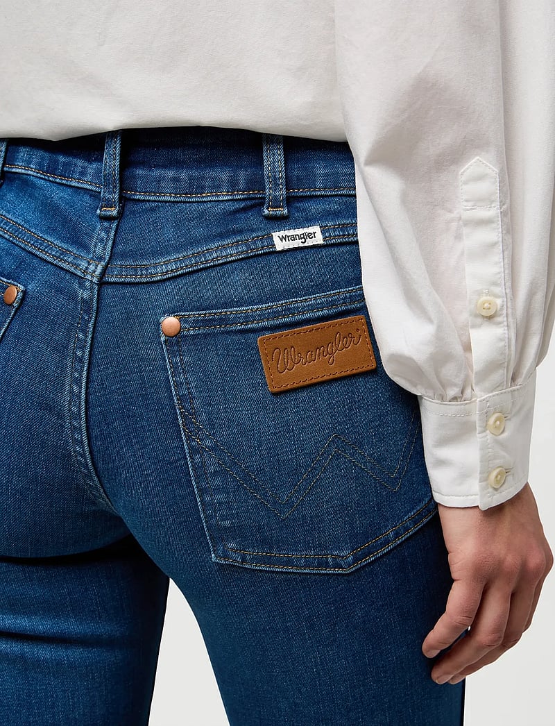 Wrangler - LOW RISE BOLD BOOT - bootcut jeans - canyon crest - 5