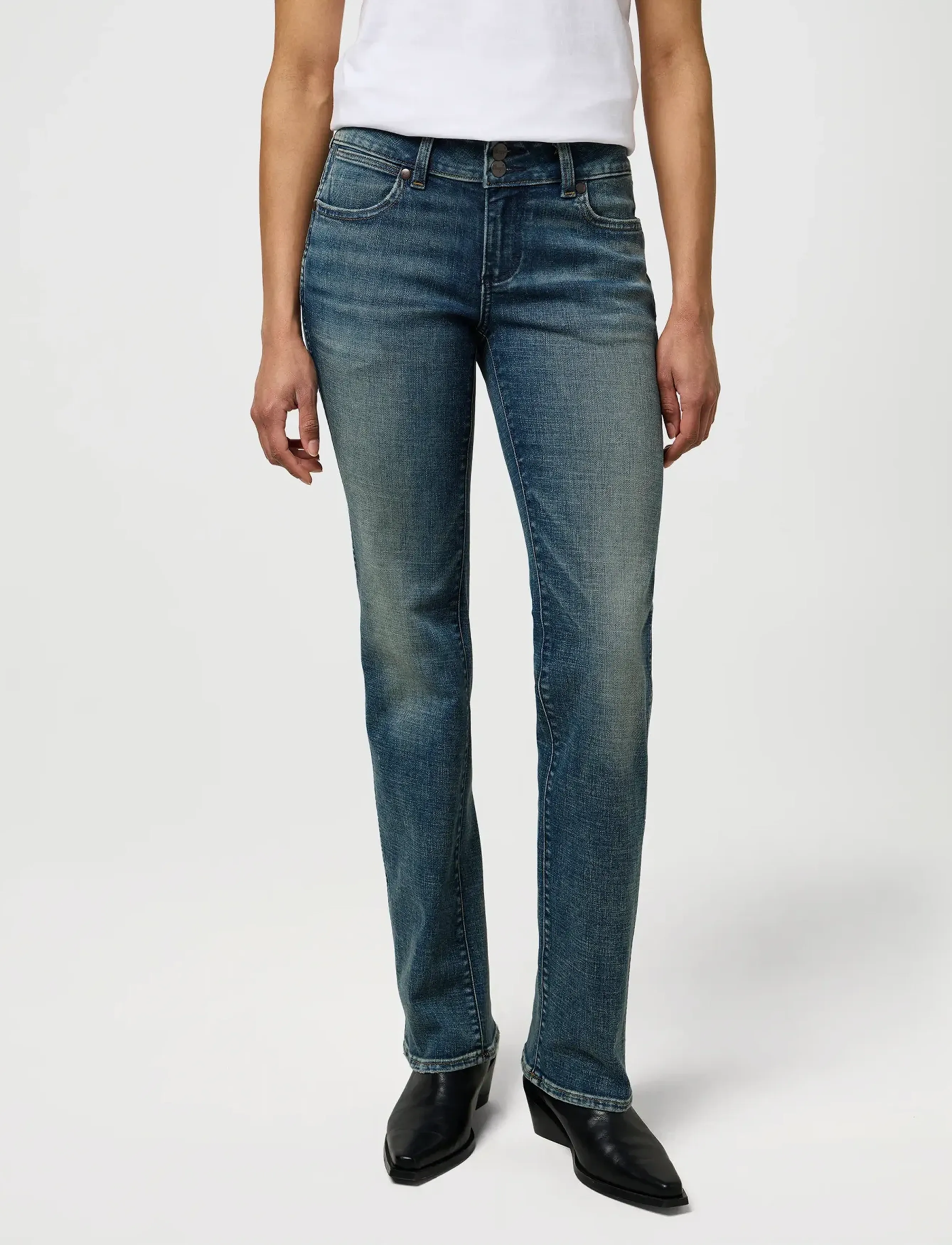 Wrangler Low Rise Bold Boot, 28 x 34, Blue, Jeans > Boot Cut, Dame