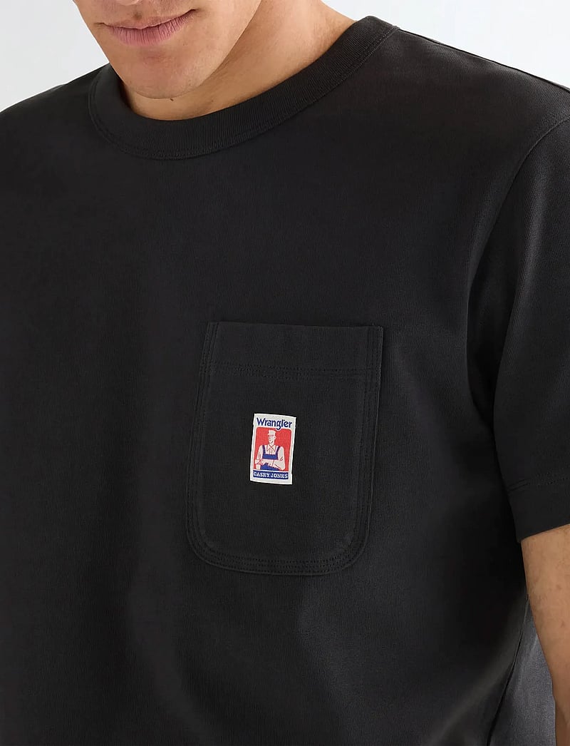 Wrangler - POCKET TEE - kurzärmelig - faded black - 5