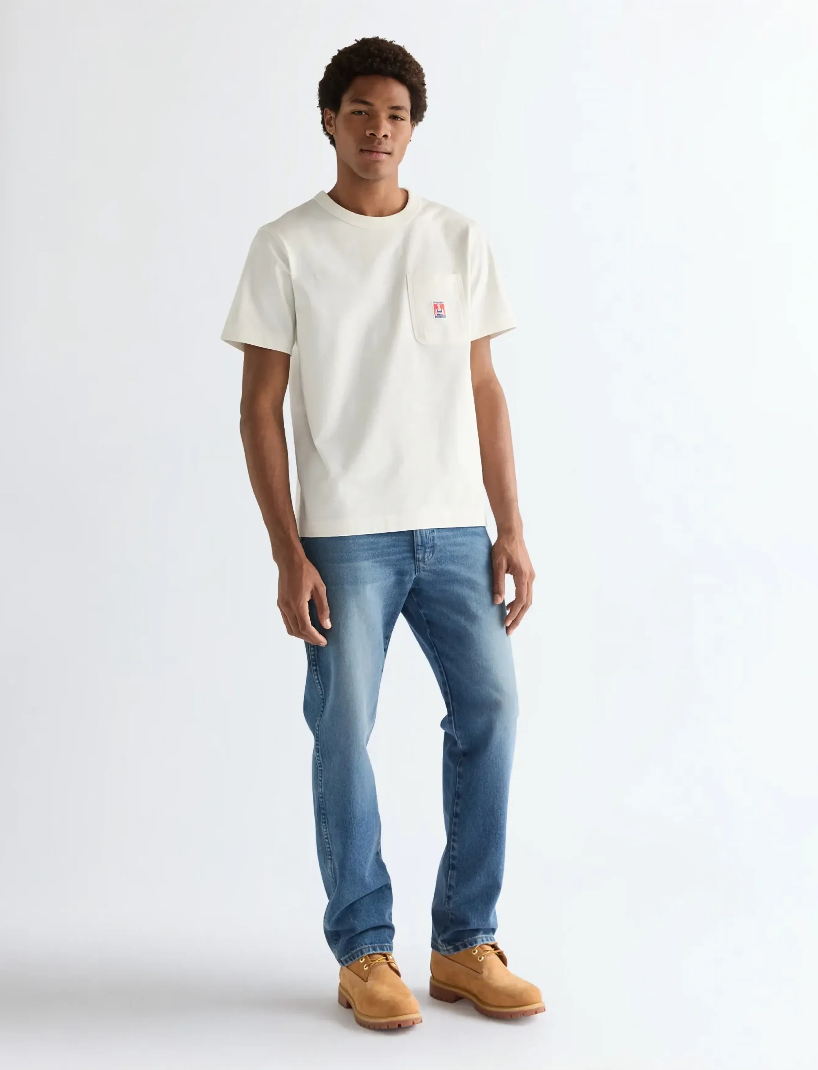 Wrangler - POCKET TEE - kortærmede t-shirts - worn white - 4