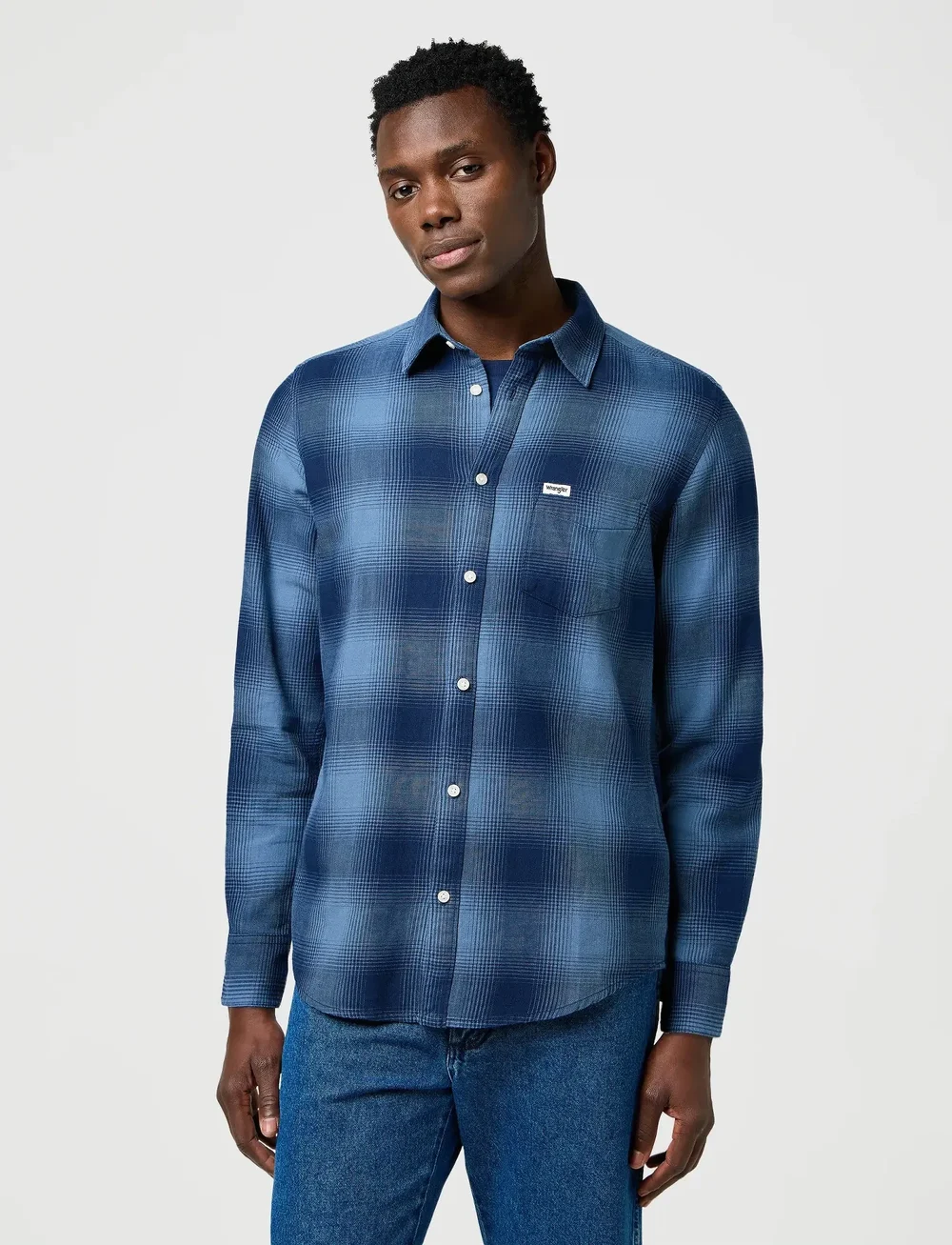 Wrangler - 1 PKT INDIGO SHIRT - ternede skjorter - dark indigo - 0