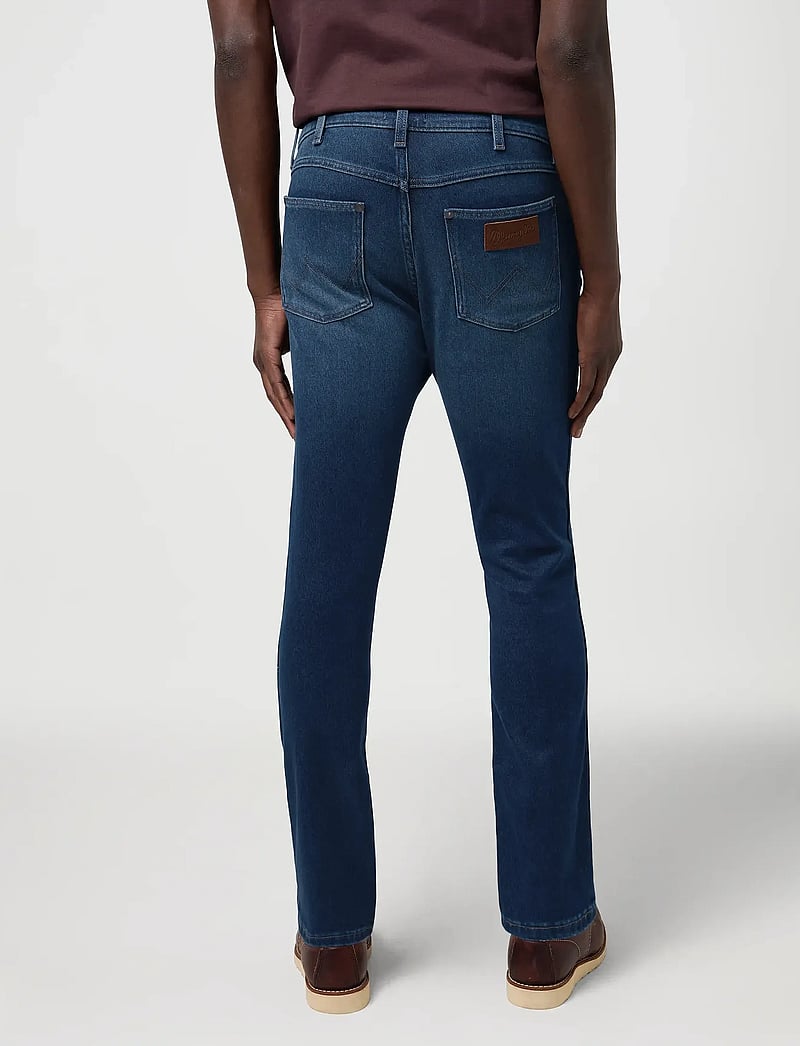 Wrangler - LARSTON - liibuvad teksad - fog - 3