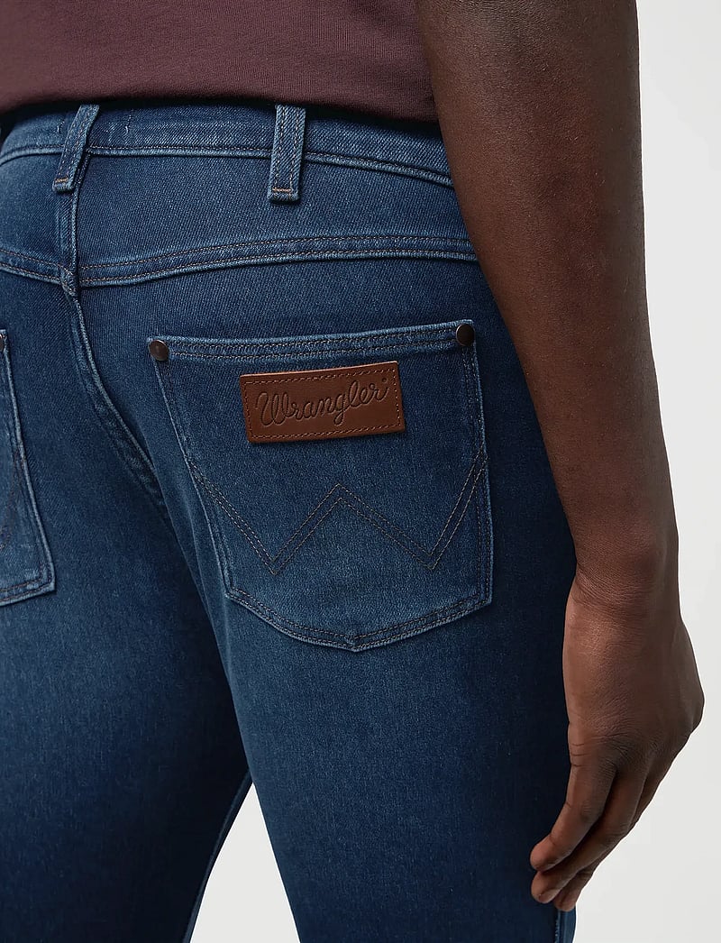 Wrangler - LARSTON - liibuvad teksad - fog - 5