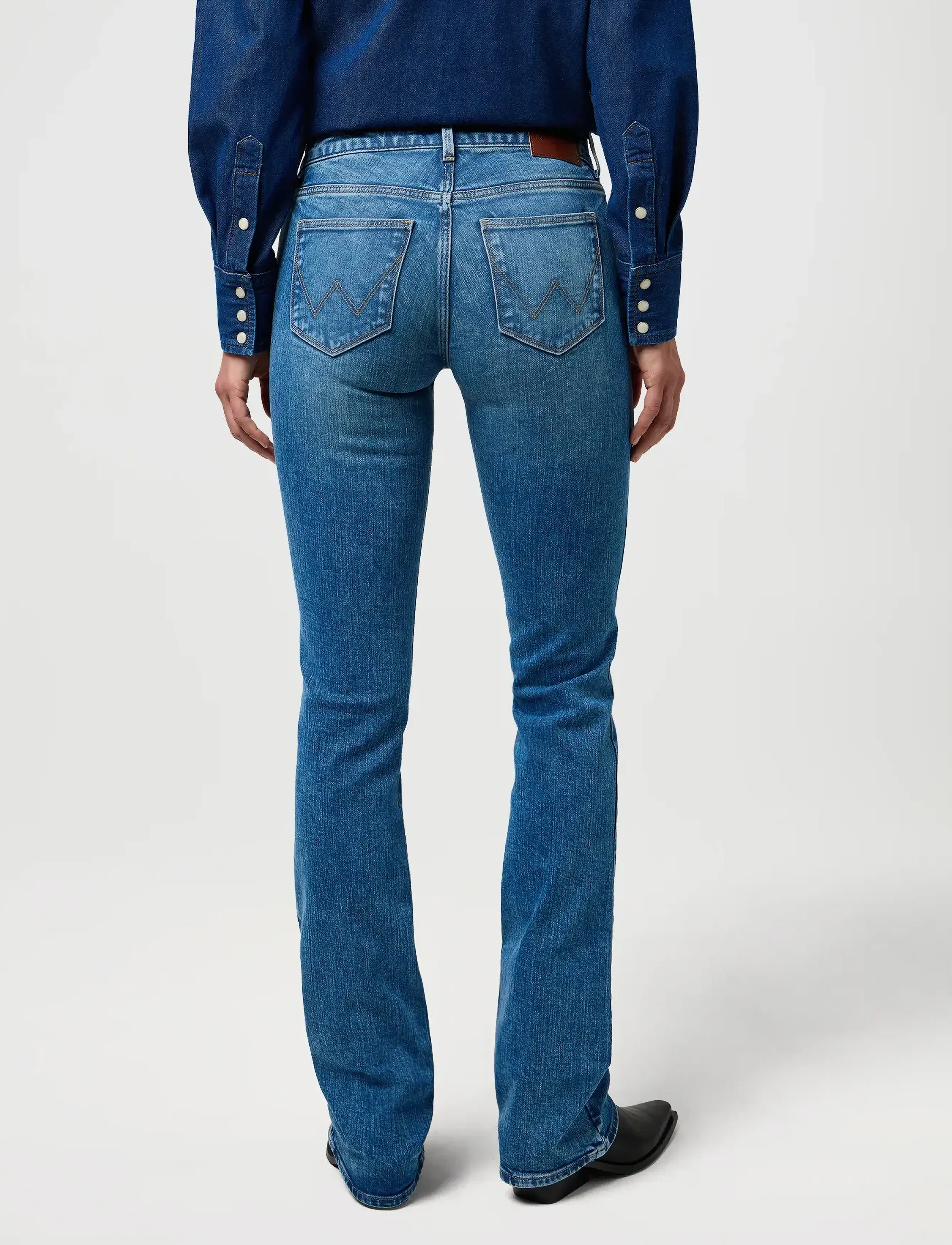 Wrangler - BOOTCUT - bootcut jeans - rustler wash - 3