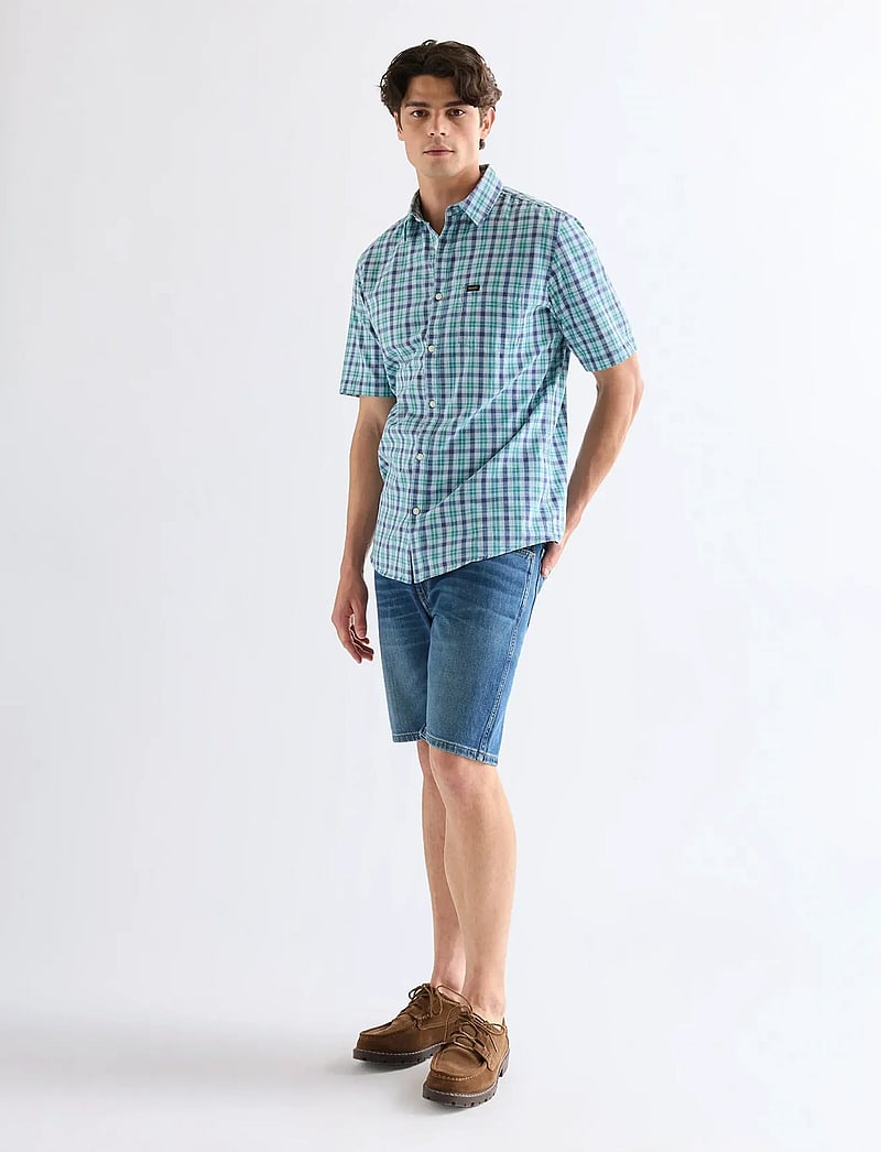 Wrangler - TEXAS SHORTS - jeans shorts - stormforge blue - 4