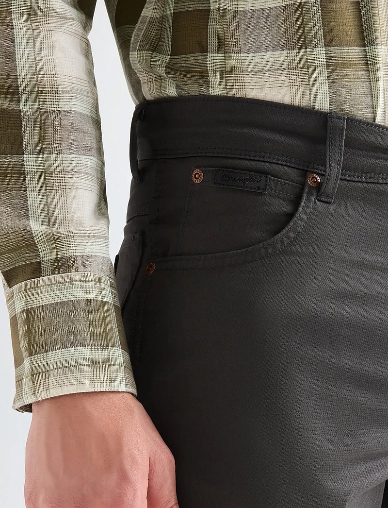 Wrangler - TEXAS - chinos - faded black - 5