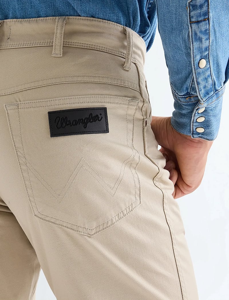 Wrangler - TEXAS - casual trousers - plaza taupe - 4