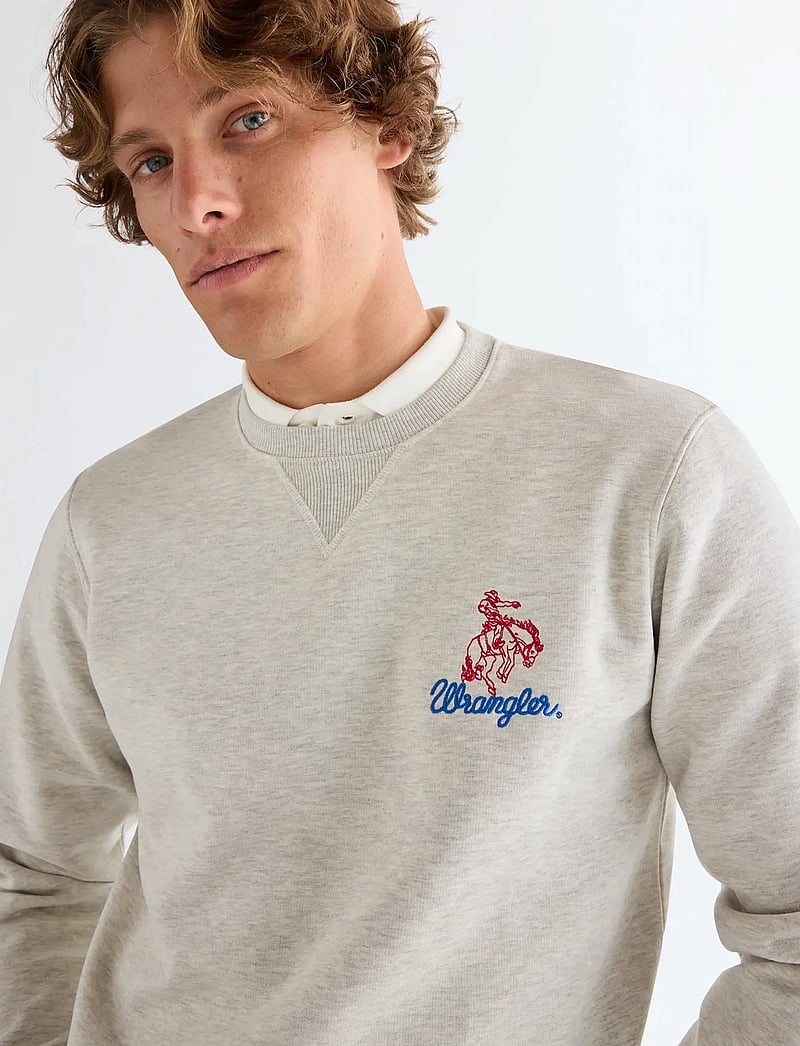 Wrangler - EMBROIDERY CREW - kollektionen - oat mel - 5