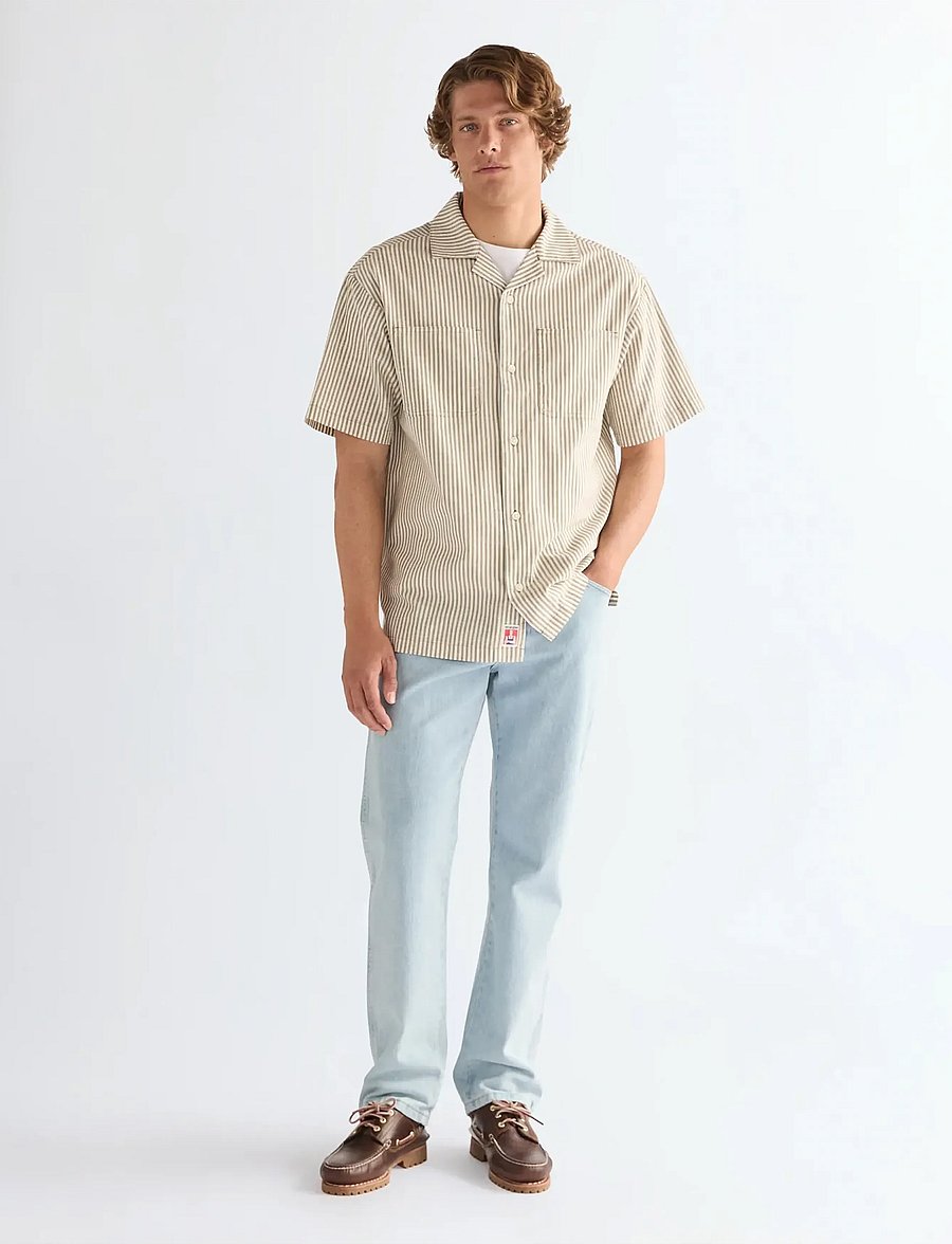 Wrangler - SS RESORT SHIRT - kortärmade skjortor - gothic olive - 4