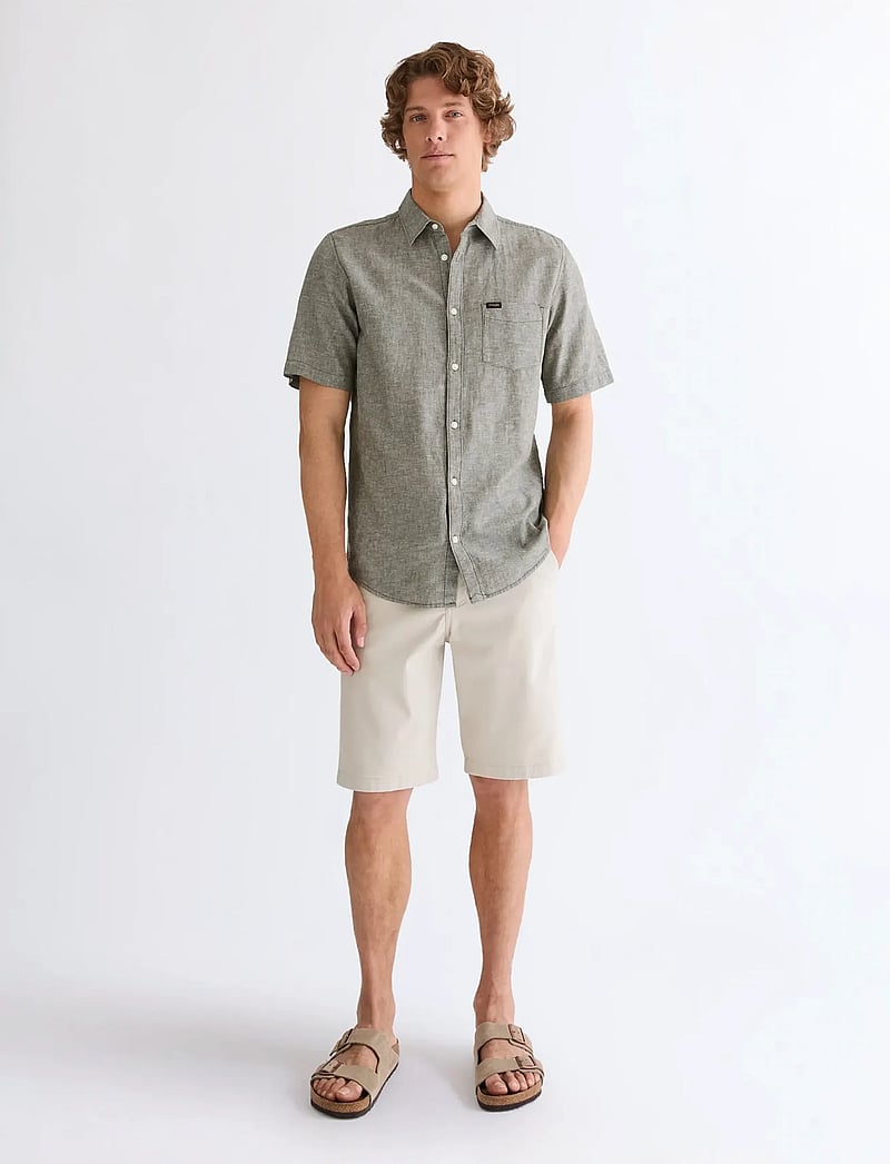 Wrangler - SS 1 PKT SHIRT - kortärmade skjortor - deep depths - 4