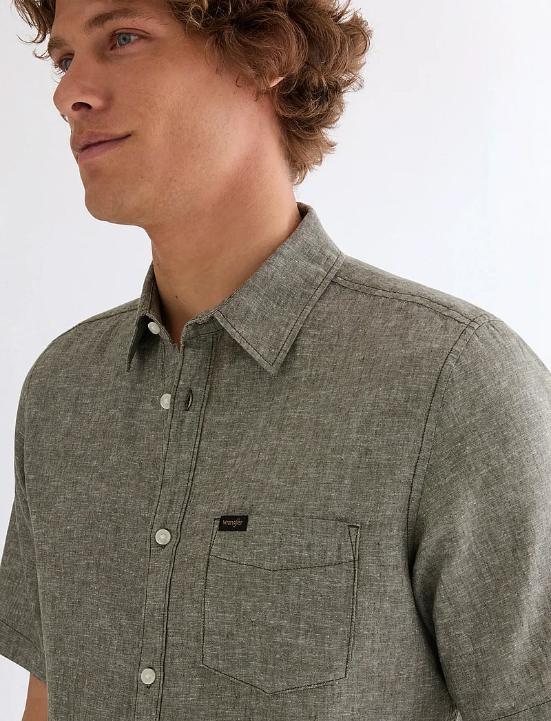 Wrangler - SS 1 PKT SHIRT - kortärmade skjortor - deep depths - 5