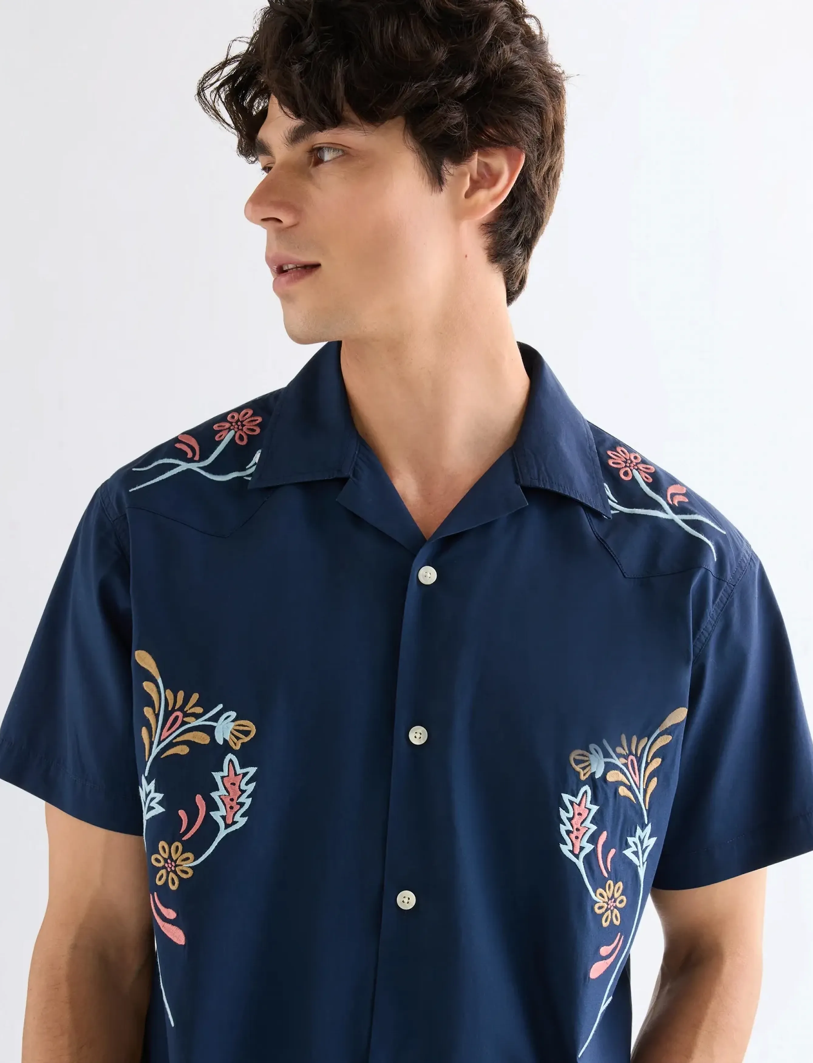Wrangler - SS W RESORT SHIRT - mönstrade skjortor - navy floral - 5