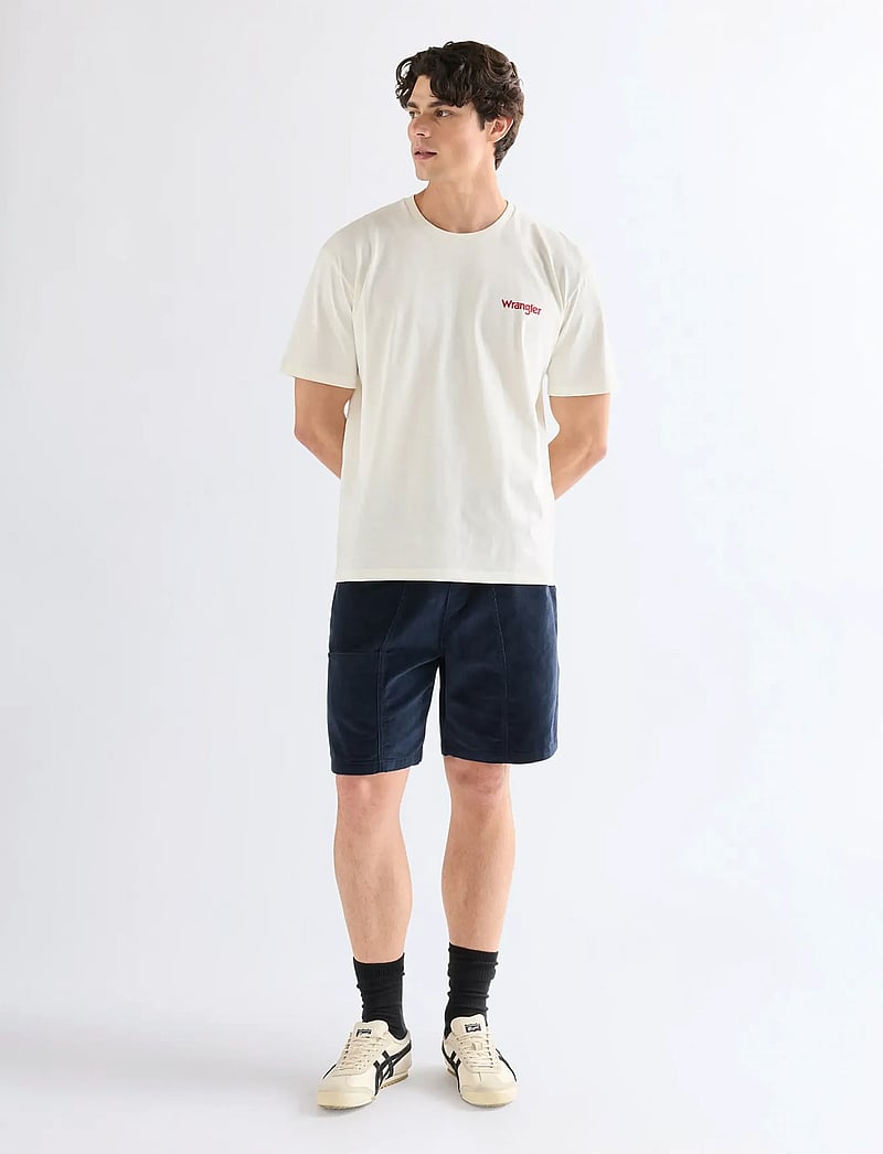 Wrangler - VINLA SHORTS - casual shorts - dark sapphire - 4