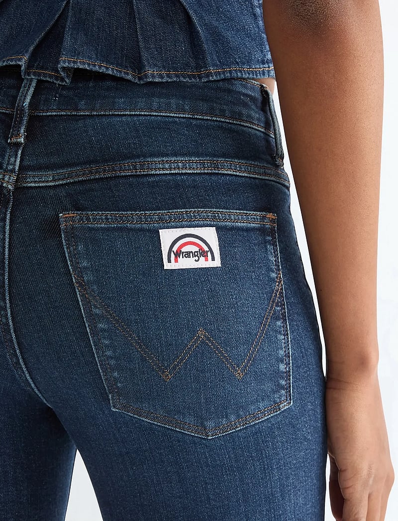 Wrangler - FLARE - utsvängda jeans - pioneer pop - 4