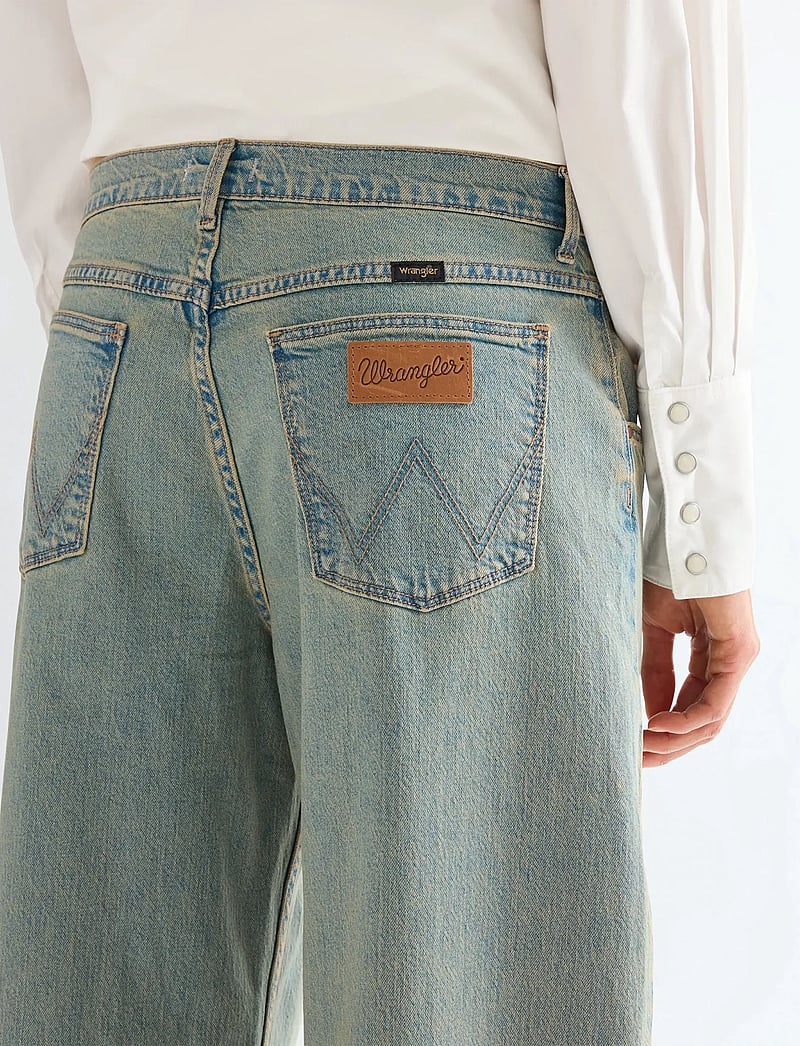 Wrangler - LR ULTRA BARREL - barrel jeans - headed west - 4