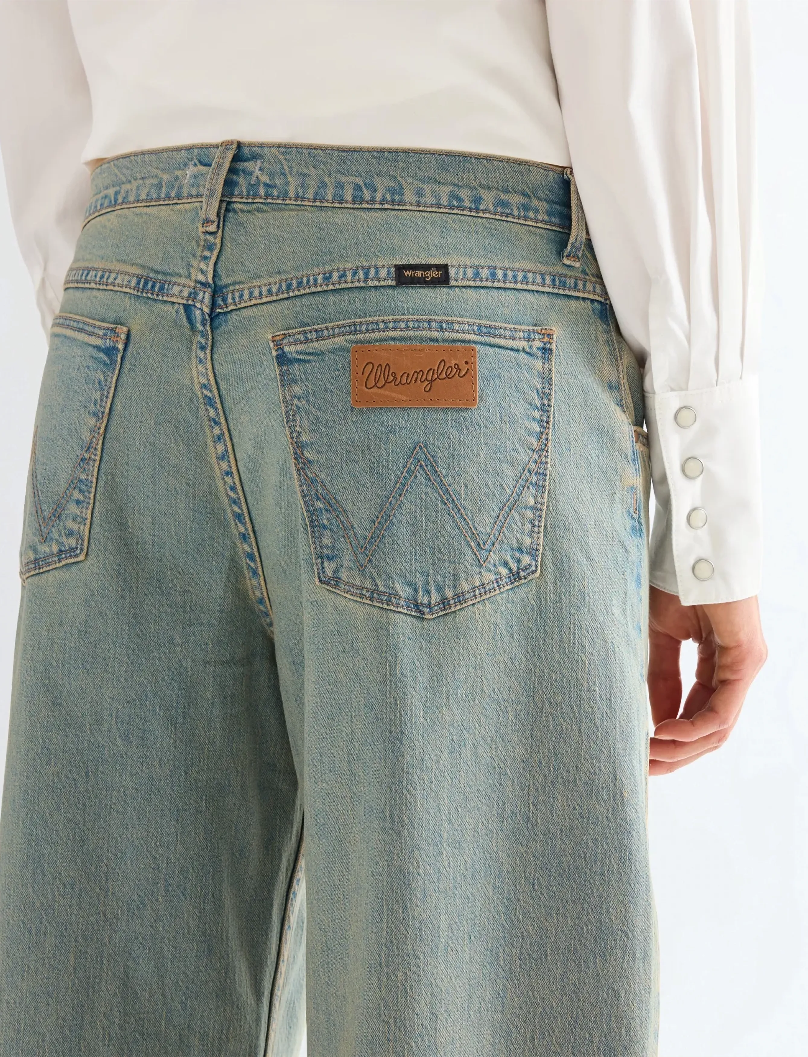Wrangler - LR ULTRA BARREL - barrel jeans - headed west - 4
