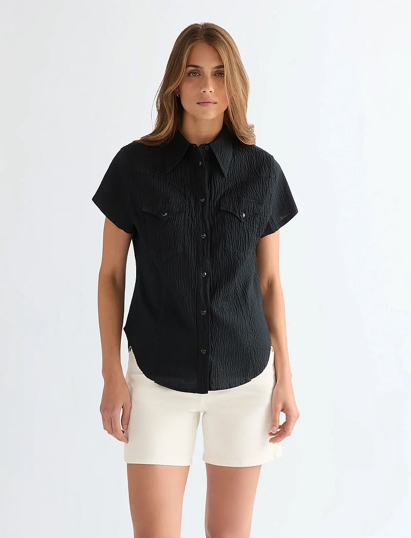 Wrangler - SS STYLIZED WESTERN - lühikeste varrukatega särgid - black - 0