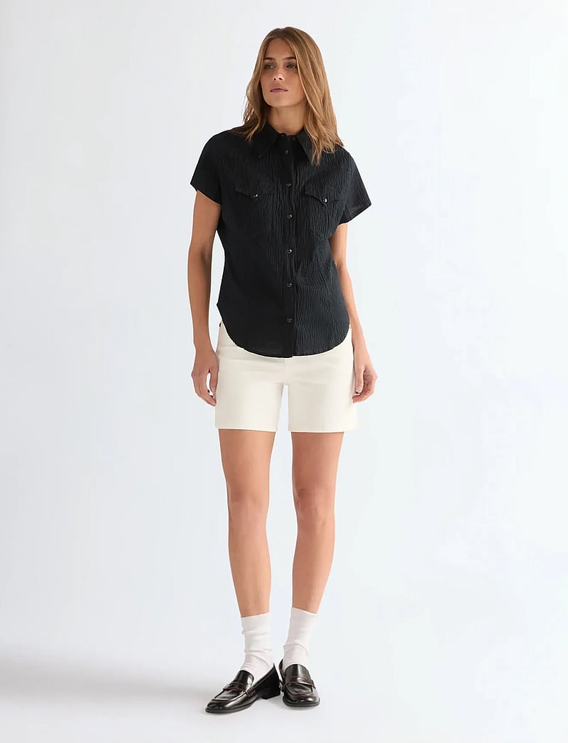 Wrangler - SS STYLIZED WESTERN - lühikeste varrukatega särgid - black - 4