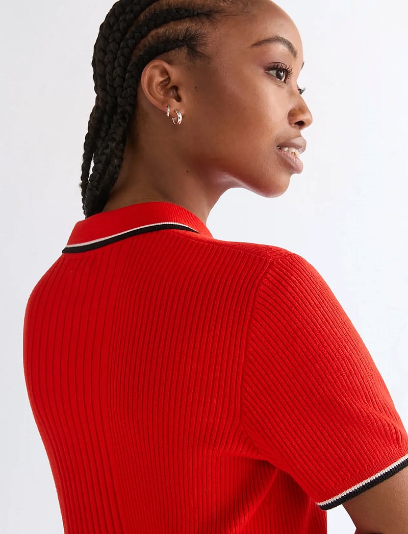 Wrangler - QUARTER ZIP POLO - crop tops - flame scarlet - 5