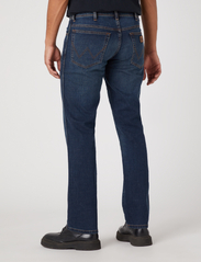 Wrangler - TEXAS - regular jeans - vintage tint - 4
