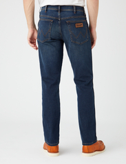 Wrangler - TEXAS - regular jeans - vintage tint - 5