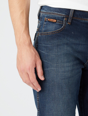 Wrangler - TEXAS - regular jeans - vintage tint - 6