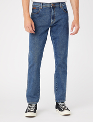 Wrangler - TEXAS SLIM - slim jeans - stonewash - 2
