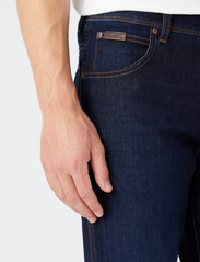 Wrangler - TEXAS SLIM - džinsa bikses ar tievām starām - lucky star - 5